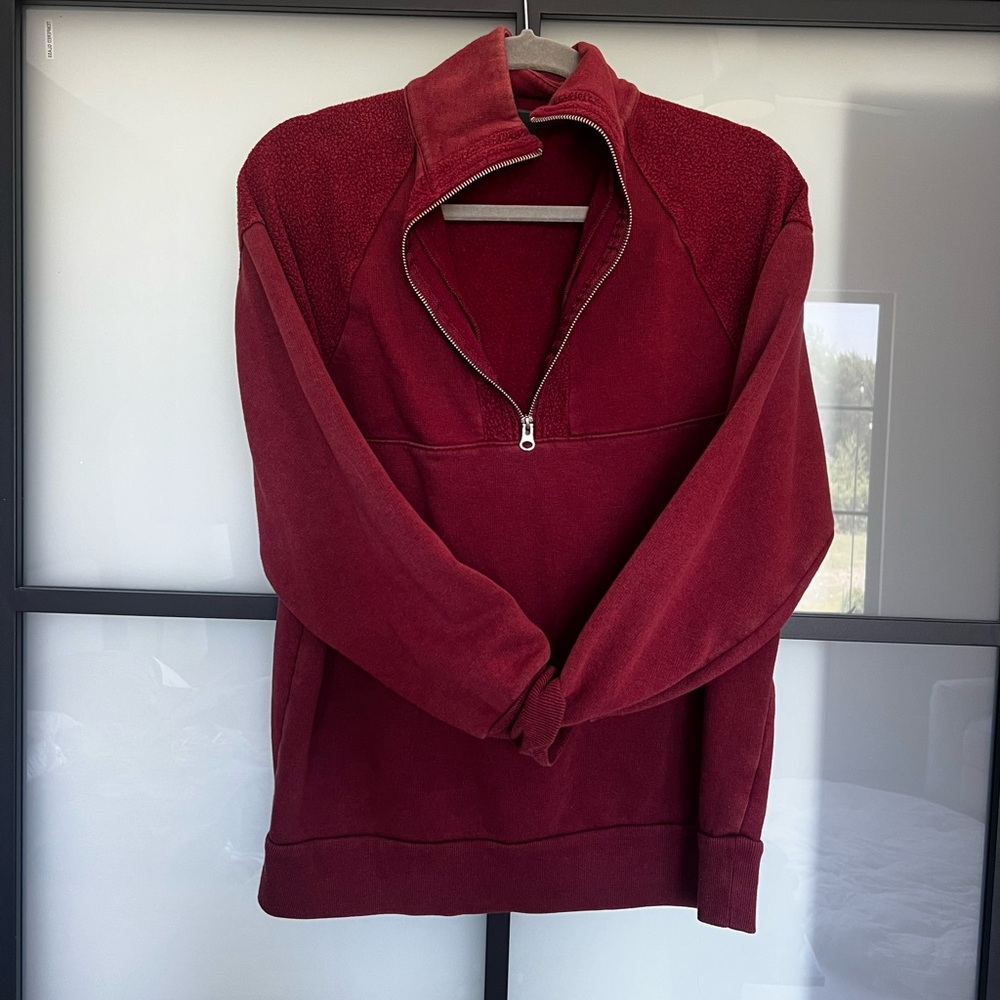 Wild & Fable 1/2 zip comfy athleisure top.